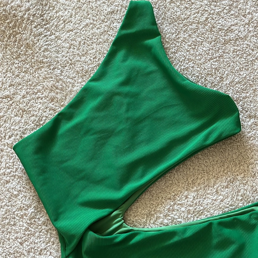 NEW Beach Riot Green Celine Cut Out One Piece Swimsuit Size Small - Picture 6 of 9